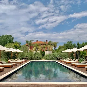 https://santa-lucia-maccarese-residenza-agricola.it-romehotels.com