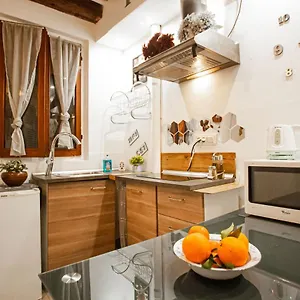 https://residenza-garibaldi.hotelinveneto.com